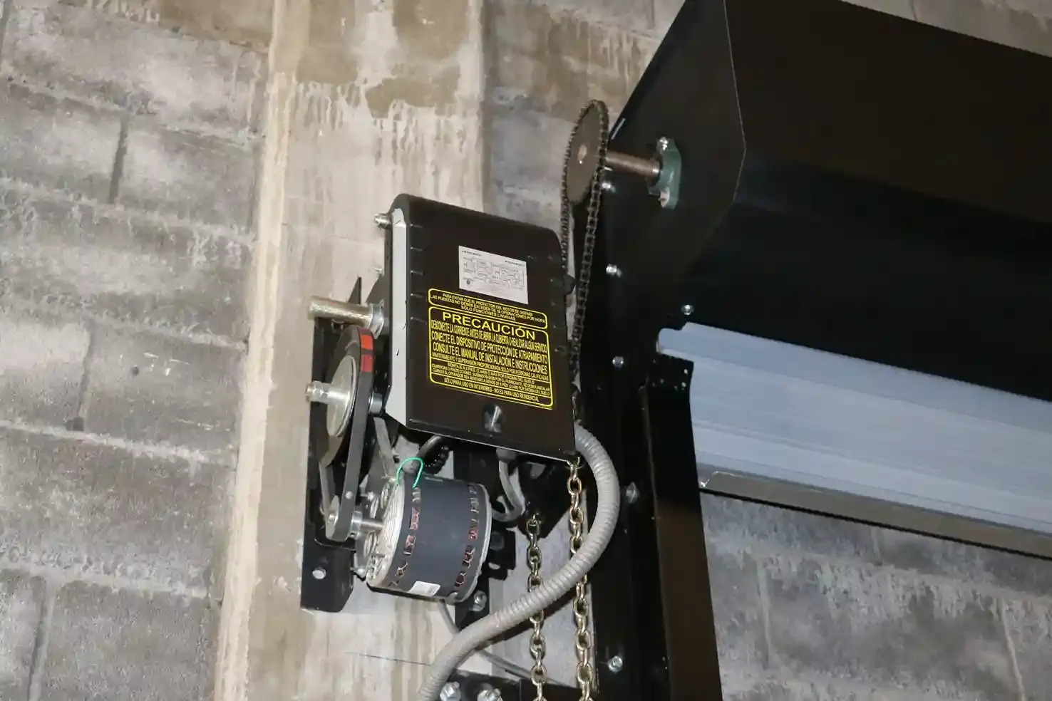 Motor para automatización de cortinas metálicas