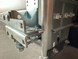 Instalación de puertas seccionales para andén