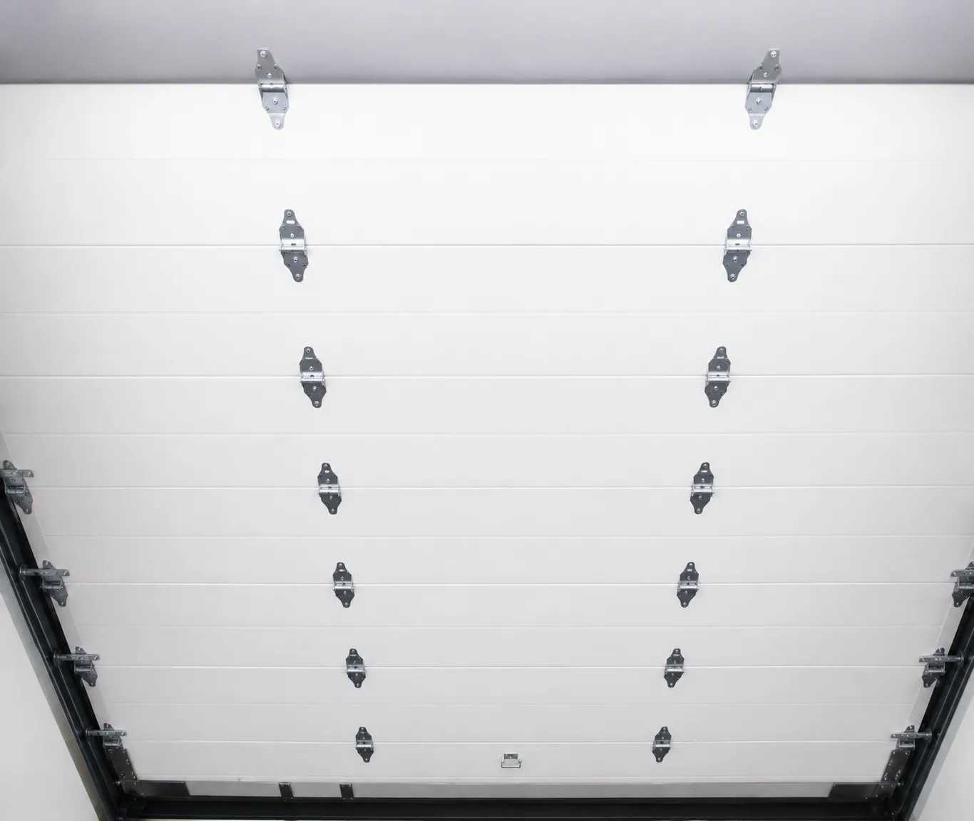 Detalle panel PVC y bisagra zinc Insul-Lite McLaren Doors para trailer congelador